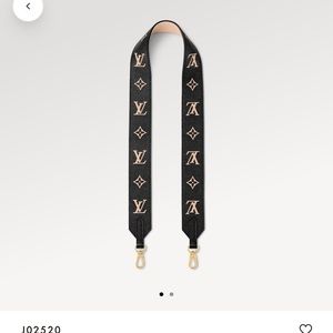 Louis Vuitton strap bag